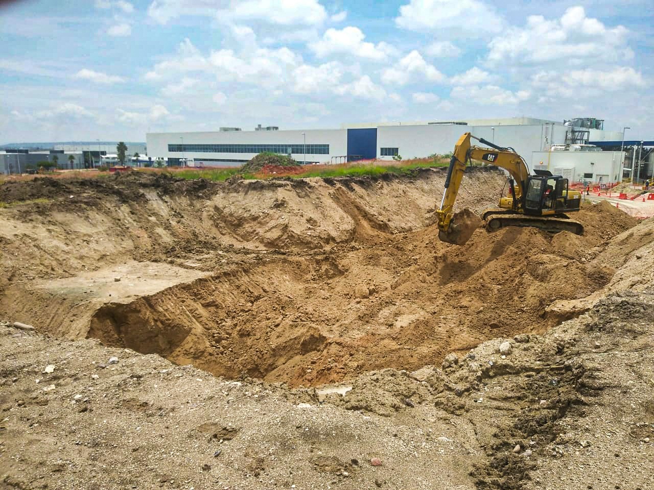 Terracerías en Parque Industrial Puerto Interior